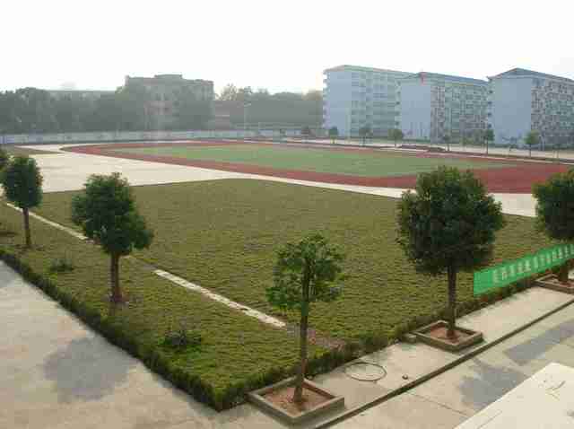 潜江市江汉油田文华学校