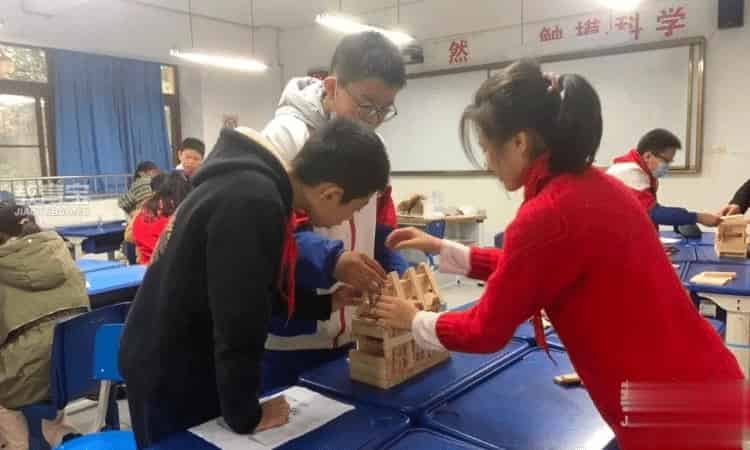 重庆南岸青龙路小学
