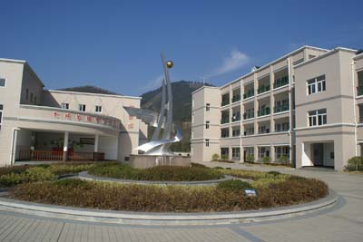 江苏省灌云县伊芦中学