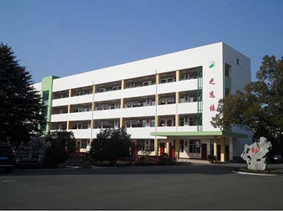 江苏省宜兴市太华中学