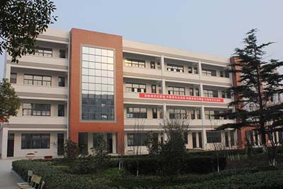 江苏省盐城市龙冈初级中学