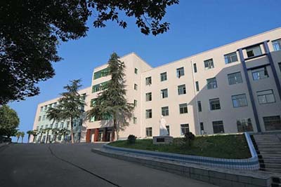 湖北省十堰市东风教育分局第七中学