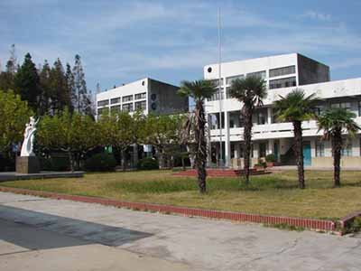 江苏省盐城市冈中初级中学