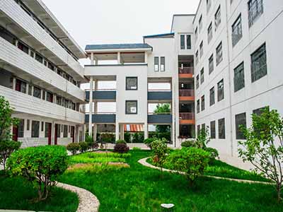 江苏省泰州市沈毅中学