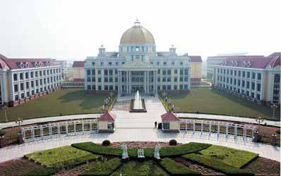 上海市外国语大学第一实验学校